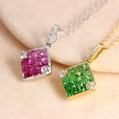 グリーンガーネット（ツァボライト）0.6ct ダイヤモンド ミステリー