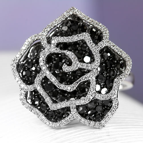 ブラックダイヤモンド&ダイヤモンド2ct ホワイトゴールド リング ブラックダイヤモンド&ダイヤモンド2ct ホワイトゴールド リング