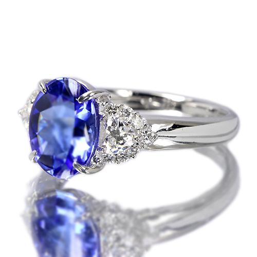 タンザナイトとダイヤのプラチナリング　指輪 タンザナイト2.4ct ダイヤモンド プラチナ リング(指輪)【品質