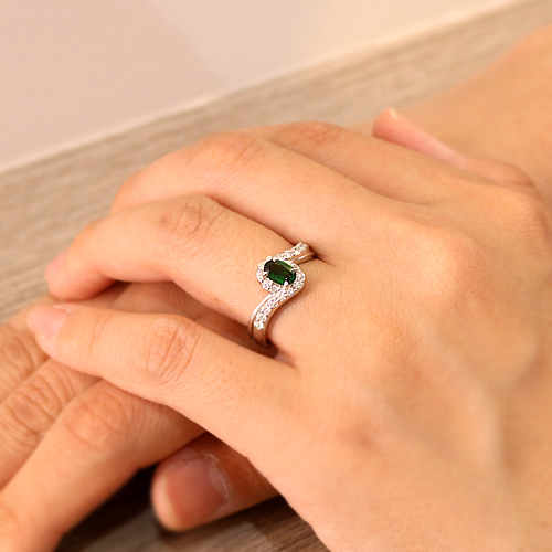 グリーンガーネット（ツァボライト）0.5ct ダイヤモンド0.3ct プラチナ