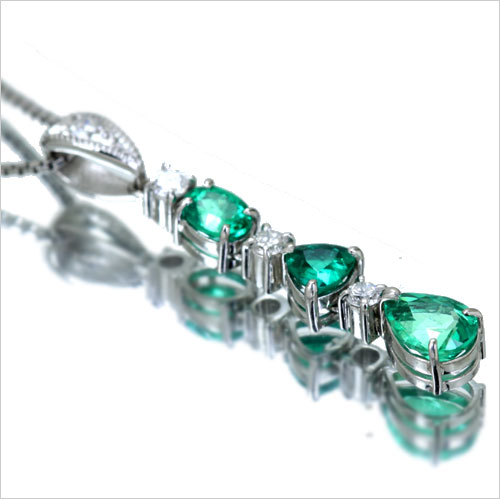 コロンビア産エメラルド0.58ct ダイヤモンド0.1ct プラチナ ネックレス  