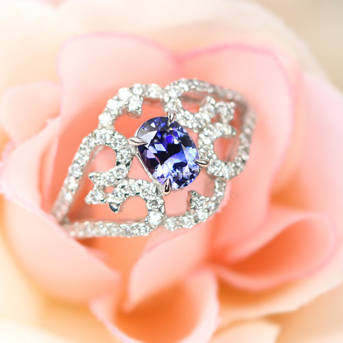 第27回抽選販売＞ベニトアイト0.7ct ダイヤモンド0.4ct プラチナ