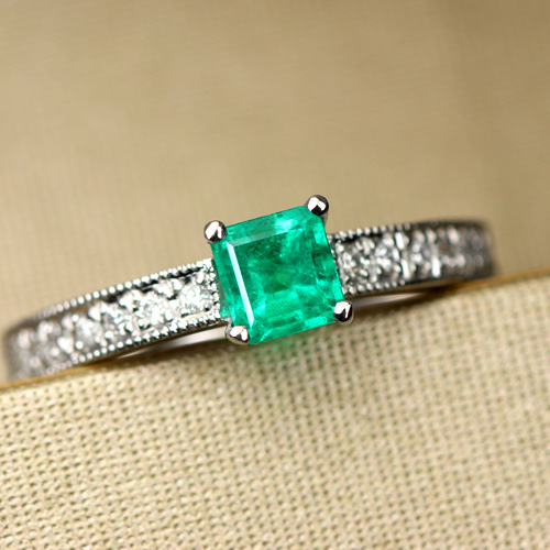 コロンビア産エメラルド 0.5ct ダイヤモンド プラチナ リング（指輪 