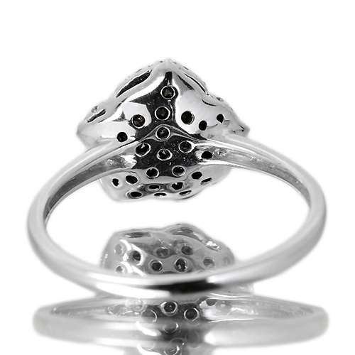ブラック＆ホワイトダイヤモンド 0.25ct ホワイトゴールド ローズ