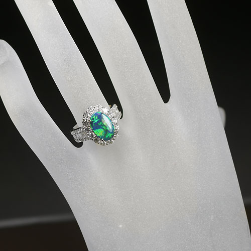 オーストラリア産ブラックオパール 2.1ct ダイヤモンド プラチナ