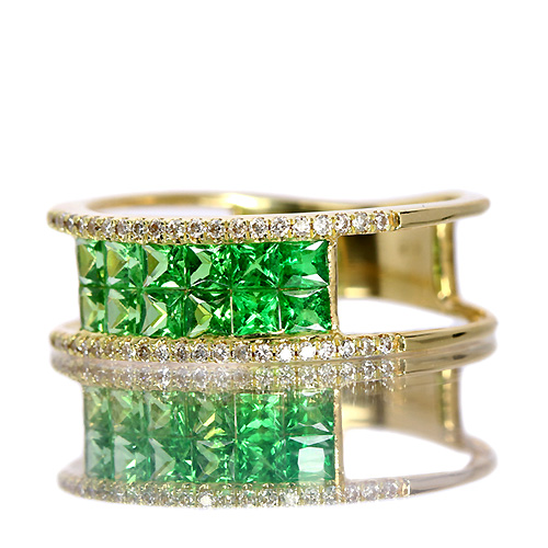 グリーンガーネット（ツァボライト）0.7ct ダイヤモンド