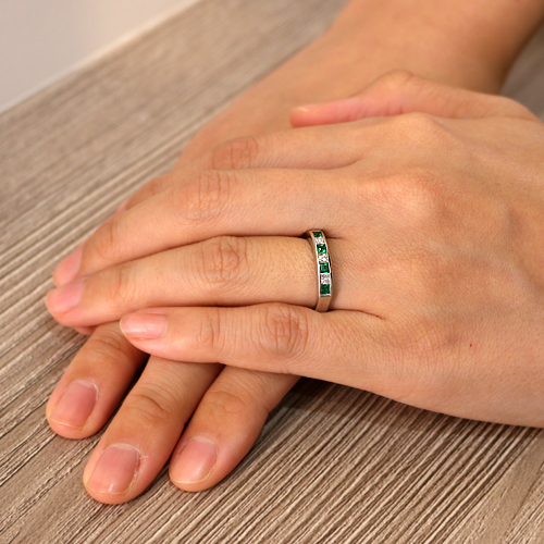 コロンビア産エメラルド 0.2ct ダイヤモンド レールセッティング
