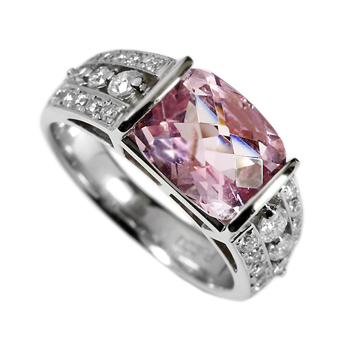 マダガスカル産モルガナイト 2.6ct チェスカット ダイヤモンド