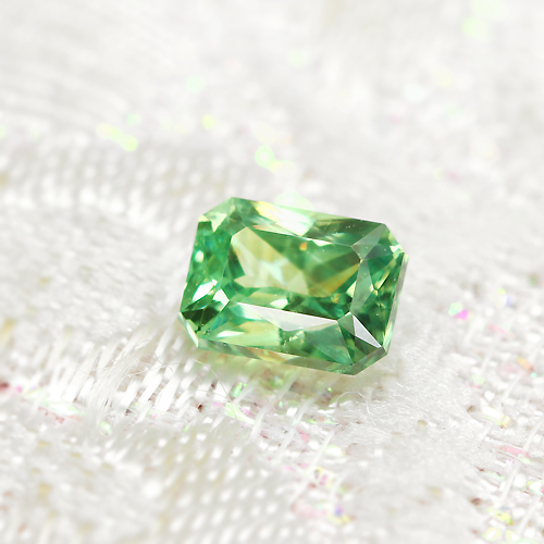 ナミビア産デマントイドガーネット 0.43ct 【品質保証書付】 即納