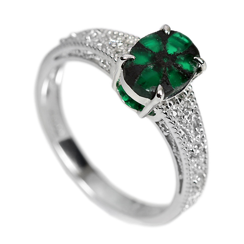 トラピッチェエメラルド 0.7ct ダイヤモンド プラチナ リング（指輪