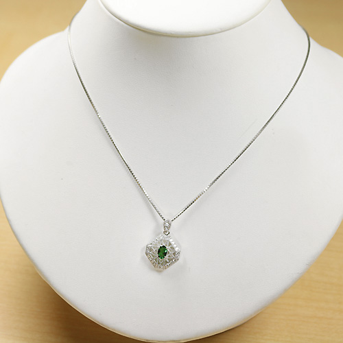 ガーネット　ダイヤモンド　ネックレス　プラチナ　ツァボライト　グリーンガーネット グリーンガーネット（ツァボライト） 0.4ct ダイヤモンド