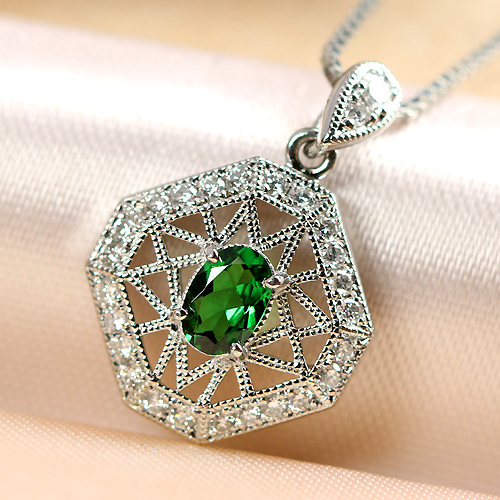 グリーンガーネット（ツァボライト） 0.4ct ダイヤモンド