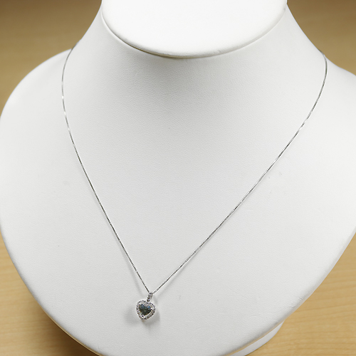 カラーチェンジガーネット 0.8ct ダイヤモンド プラチナ ネックレス