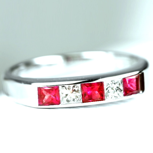 レッドベリル（ビクスバイト）0.29ct ダイヤモンド プラチナ