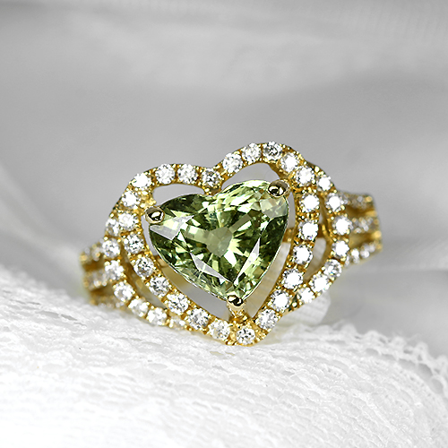 ミントガーネット 3.25ct ハートシェイプ ダイヤモンド イエロー