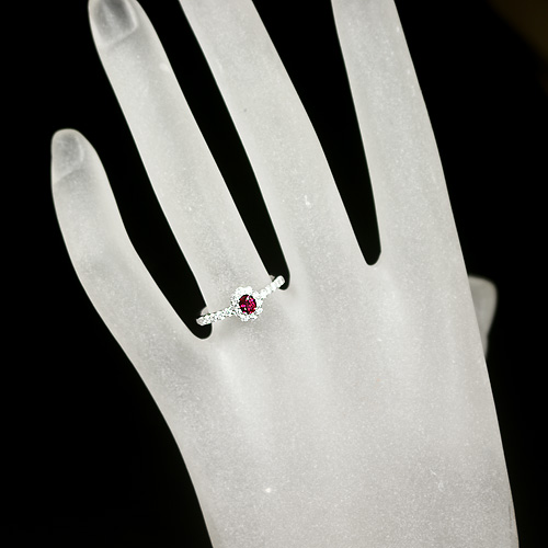 ミャンマー（ビルマ）産】非加熱ピジョンブラッドルビー 0.27ct