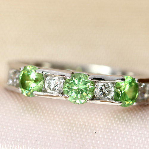 ロシア産デマントイドガーネット 0.87ct ダイヤモンド ホワイト 