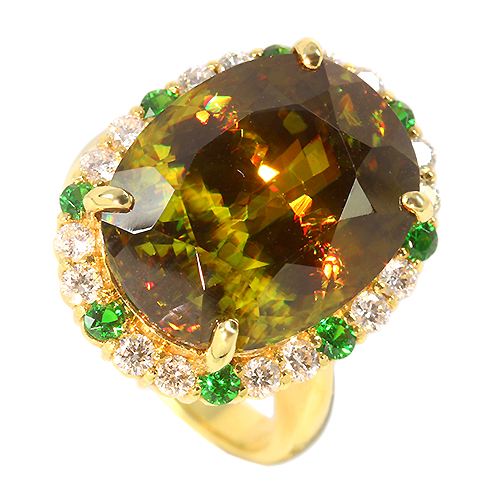 スフェーン 16.9ct デマントイドガーネット＆ダイヤモンド イエロー