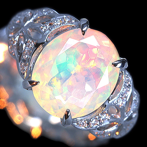 エチオピア産ウェロオパール（ファセットカット） 2.71ct ダイヤモンド 