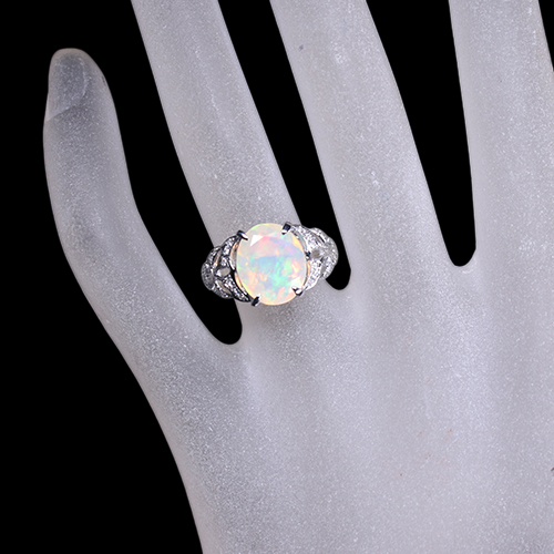 エチオピア産ウェロオパール（ファセットカット） 2.71ct ダイヤモンド 