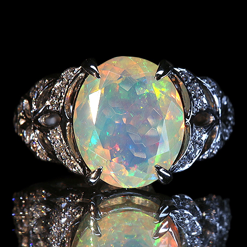 エチオピア産ウェロオパール（ファセットカット） 2.71ct ダイヤモンド 