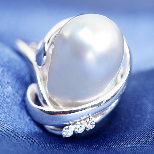 南洋白蝶バロック真珠 ダイヤモンド プラチナ リング（指輪）【品質