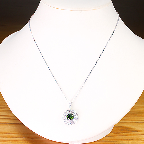 デマントイドガーネット 1.3ct ダイヤモンド 1.2ct プラチナ 