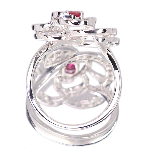 ミャンマー産（ビルマ産）ピジョンブラッドルビー 0.4ct