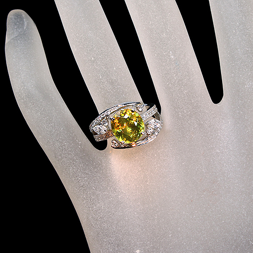 スフェーン 4.4ct ダイヤモンド 0.6ct プラチナ リング(指輪)【品質 