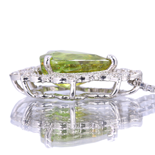 スフェーン 4.4ct ダイヤモンド 約0.4ct プラチナ ネックレス