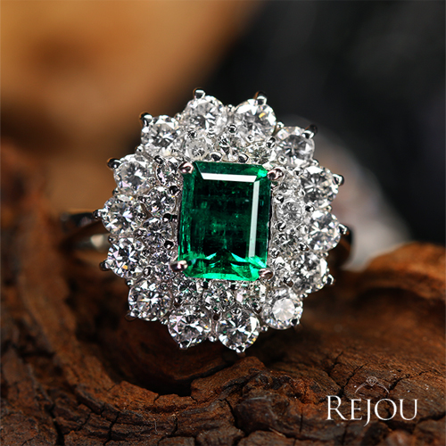 ☆クリスマスセール☆コロンビア産エメラルド(vivid green) 1.1ct