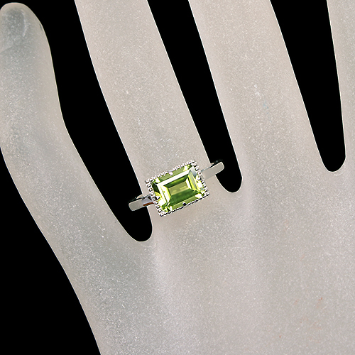 新着＞ペリドット 約1.5ct プラチナ リング(指輪)【品質保証書