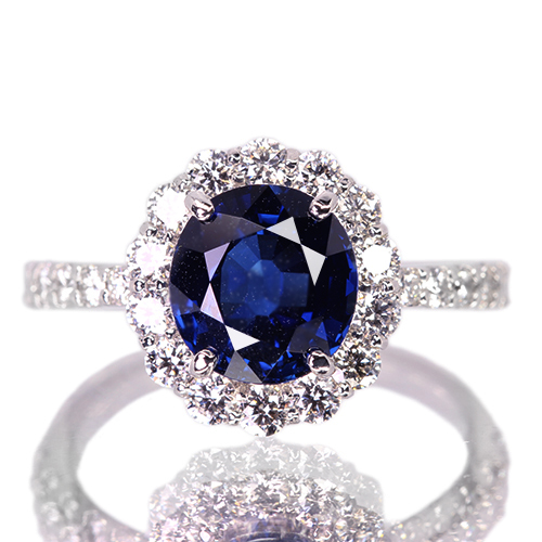 ブルーサファイア(vivid deep blue) 2.5ct ハートアンドキューピッド 