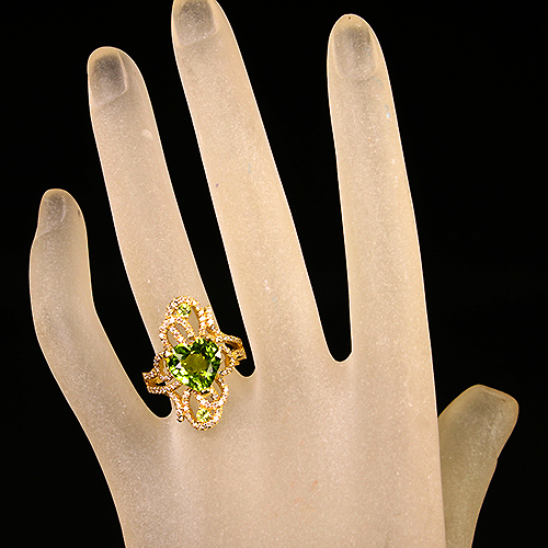 ハートシェイプペリドット 3.7ct ペリドット 約0.2ct