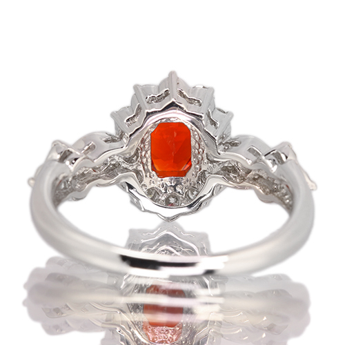 ファイアオパール　メキシコ産　プラチナ メキシコ産ファイアオパール 0.35ct ダイヤモンド 0.74ct