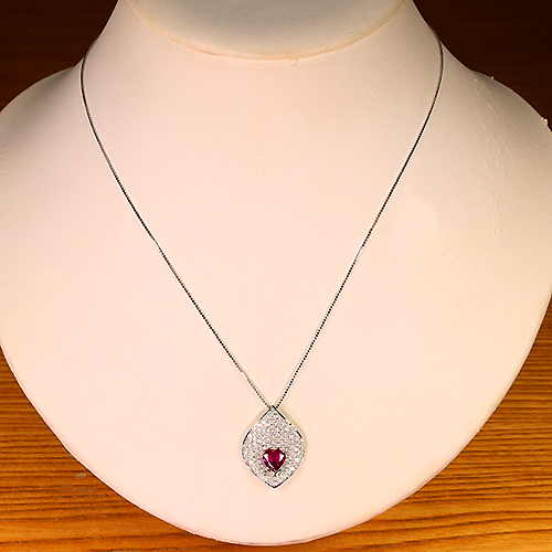 非加熱ハートシェイプルビー 1.0ct ダイヤモンド 0.6ct ホワイト