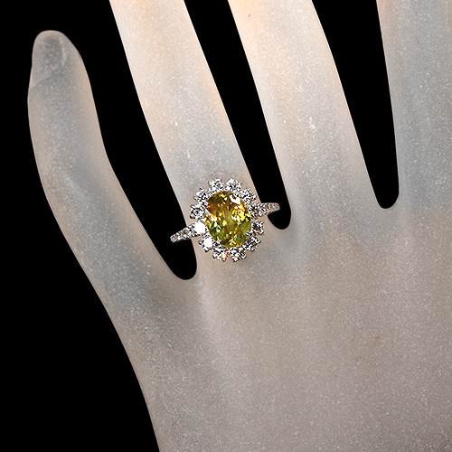 スフェーン 約2.8ct ハートアンドキューピッドダイヤモンド(H&C) 約1ct