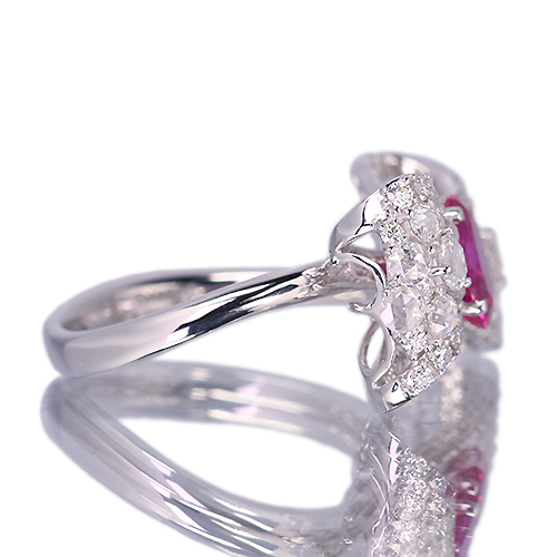 ミャンマー モゴック産(ビルマ産)ルビー 約1.3ct ダイヤモンド 1.1ct