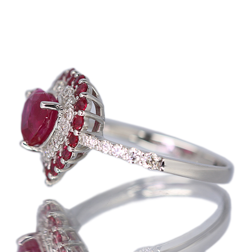 ミャンマー産(ビルマ産)ハートシェイプルビー 1.5ct ルビー 0.4ct