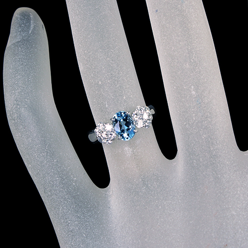 ダイヤモンドのアミュレット 蒼海の秘宝 jewel planet 公式サイト / K18WG マルチカラーサファイア 2.7ct