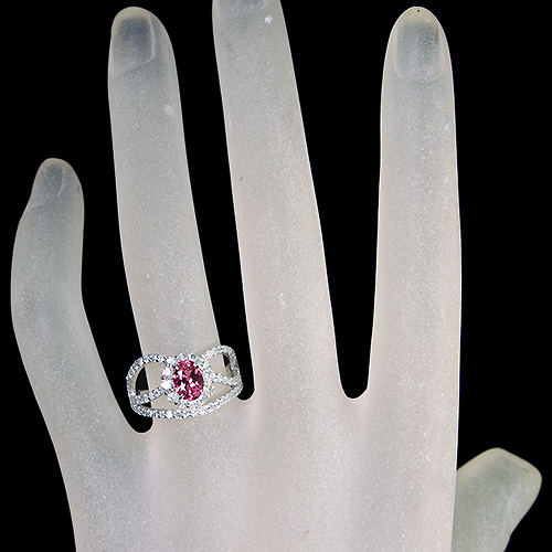 ネオンピンクスピネル 0.8ct ダイヤモンド 0.7ct プラチナ リング(指輪 