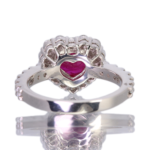 ミャンマー産(ビルマ産)ハートシェイプルビー 2ct ダイヤモンド 0.7ct