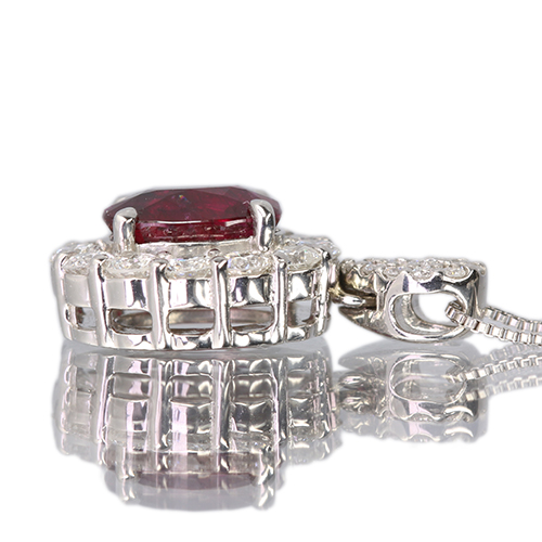 ミャンマー産(ビルマ産)ピジョンブラッドルビー 1.3ct ダイヤモンド 