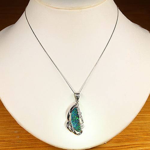 オーストラリア産ボルダーオパール 約7ct ダイヤモンド プラチナ