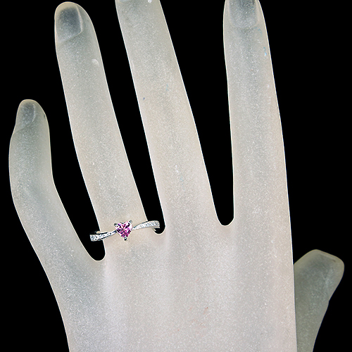 ハートシェイプ非加熱ピンクサファイア 0.35ct ダイヤモンド プラチナ