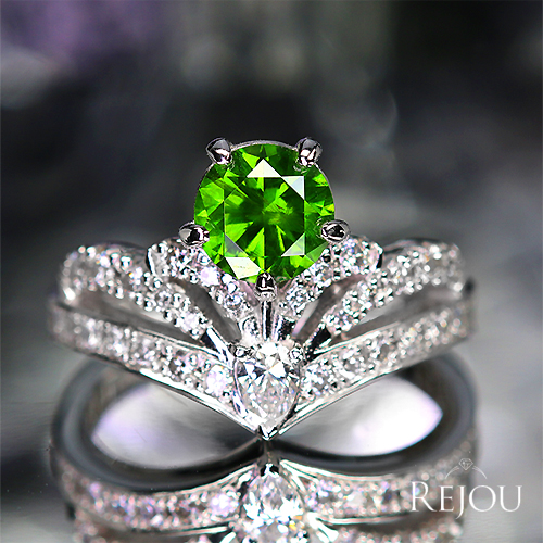 ロシア産デマントイドガーネット 1.1ct ダイヤモンド 0.6ct プラチナ