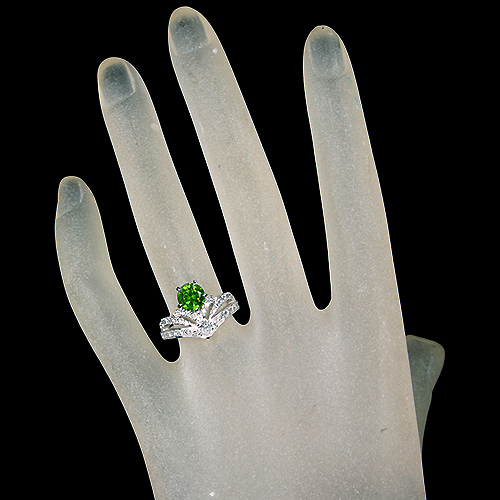 ロシア産デマントイドガーネット 1.1ct ダイヤモンド 0.6ct プラチナ