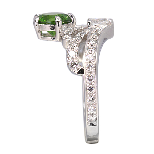 ロシア産デマントイドガーネット 1.1ct ダイヤモンド 0.6ct プラチナ