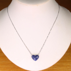 �uSIZUKU�v�u���[�T�t�@�C�A 3.4ct �z���C�g�S�[���h �l�b�N���X