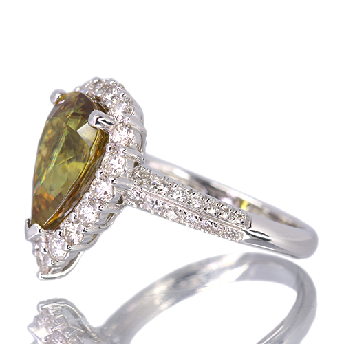 スフェーン 4.02ct ダイヤモンド 0.94ct プラチナ リング(指輪)【品質